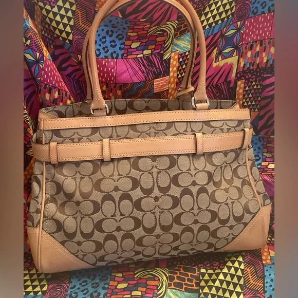 Coach Hampton Signature Carryall Tote - Picture 5 of 13